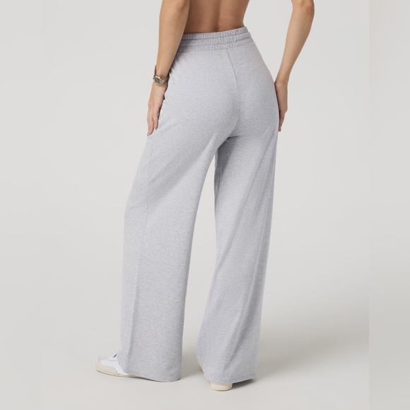 Vuori Halo Essential Wide Leg Pants - Picture 3 of 5